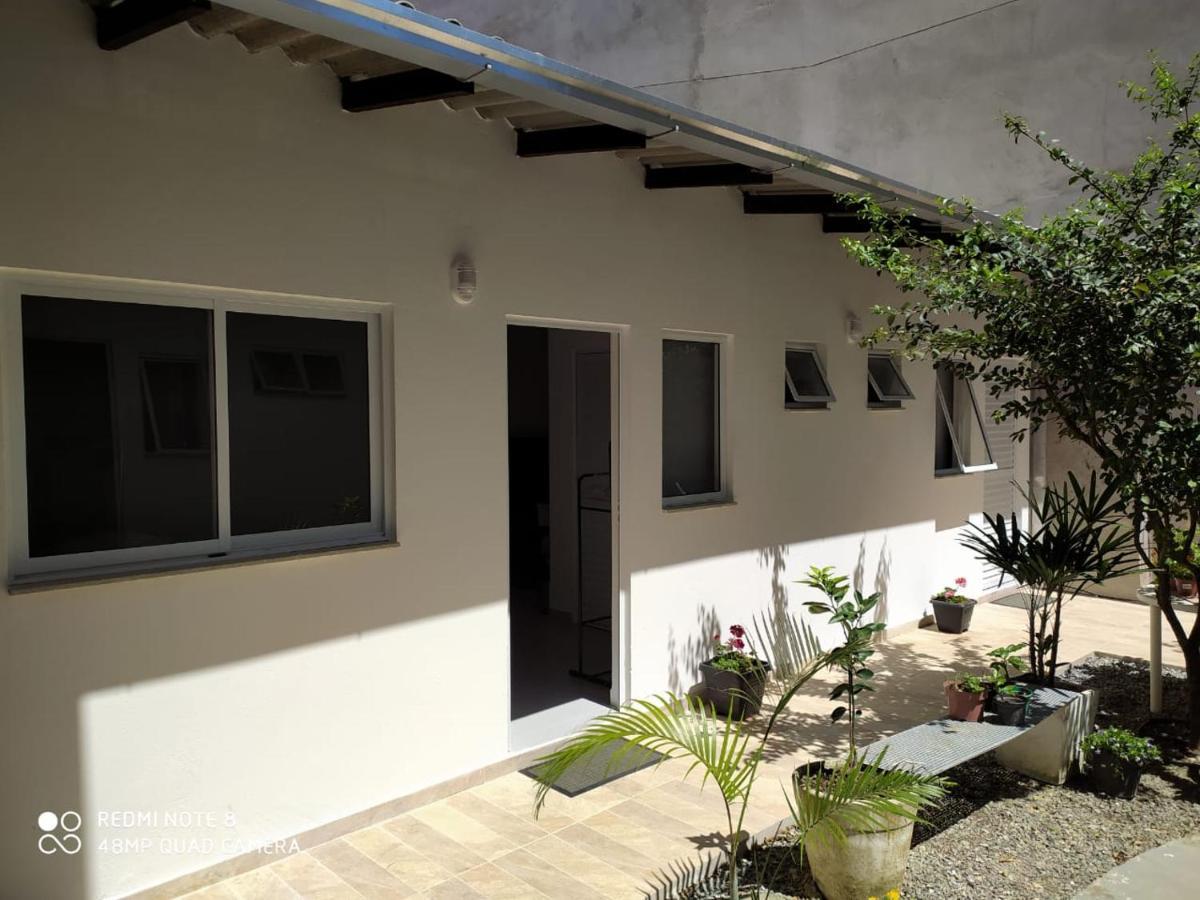 Pousada Casa Verde - Quartos Individuais - Smart Tv 32 - E Banheiro Privativo Apartment Itajai Exterior photo